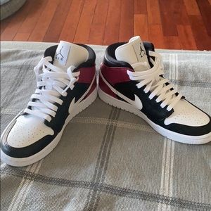 Nike women’s air Jordan 1 mid